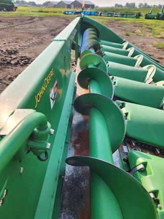 2009 John Deere 608C Header Corn Head