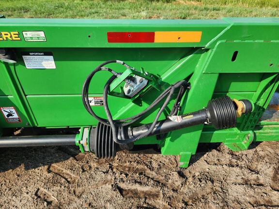 2009 John Deere 608C Header Corn Head