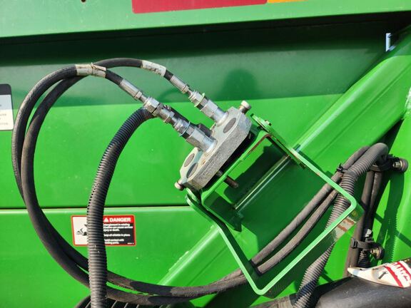 2009 John Deere 608C Header Corn Head