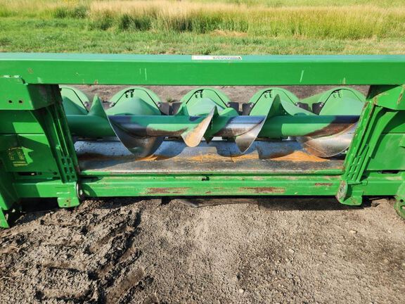 2009 John Deere 608C Header Corn Head