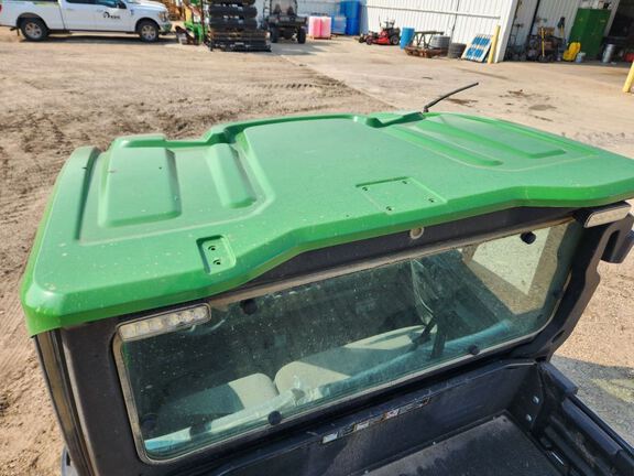 2023 John Deere XUV835R ATV