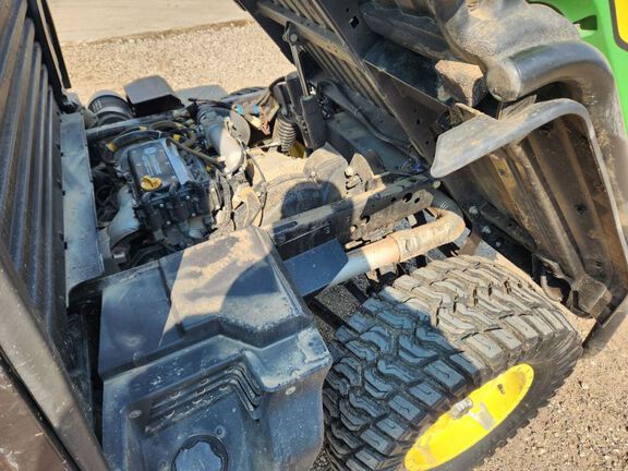 2023 John Deere XUV835R ATV