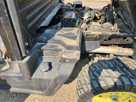 2023 John Deere XUV835R ATV