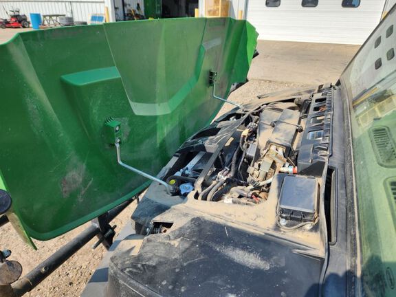 2023 John Deere XUV835R ATV