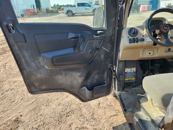 2023 John Deere XUV835R ATV