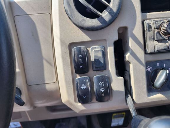 2023 John Deere XUV835R ATV