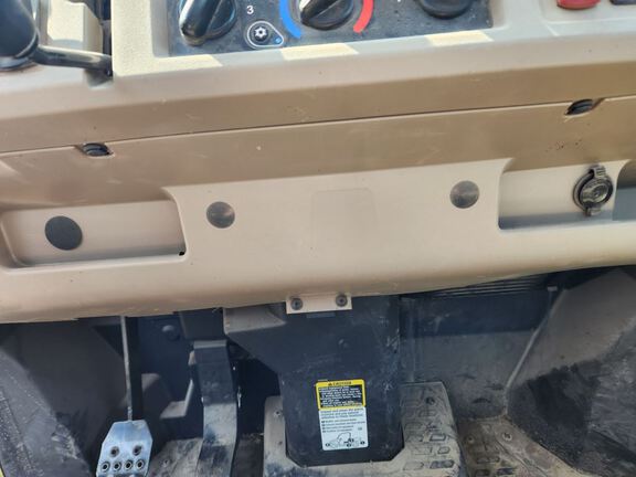 2023 John Deere XUV835R ATV