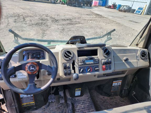 2023 John Deere XUV835R ATV