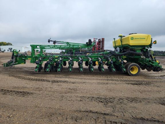 2023 John Deere DB60 Planter