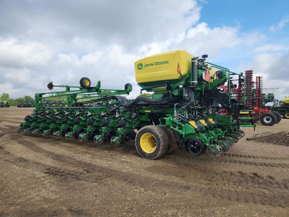 2023 John Deere DB60 Planter