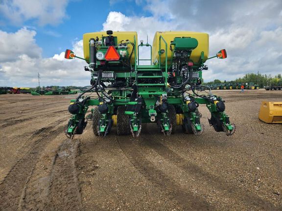 2023 John Deere DB60 Planter