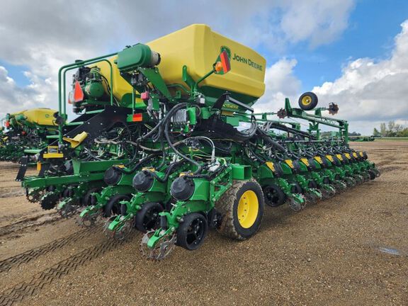 2023 John Deere DB60 Planter