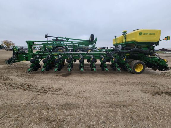 2023 John Deere DB60 Planter