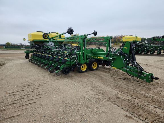 2023 John Deere DB60 Planter