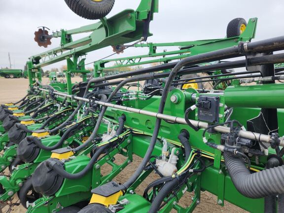 2023 John Deere DB60 Planter