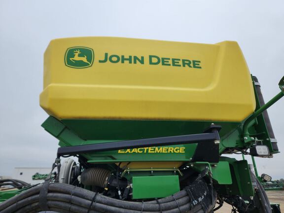2023 John Deere DB60 Planter