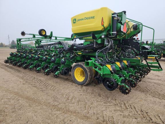 2022 John Deere DB60 Planter