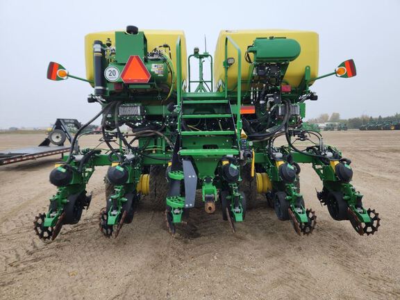 2022 John Deere DB60 Planter