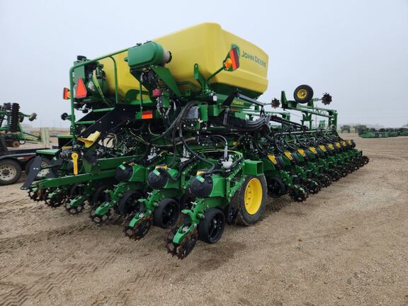 2022 John Deere DB60 Planter