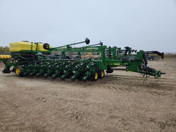 2022 John Deere DB60 Planter