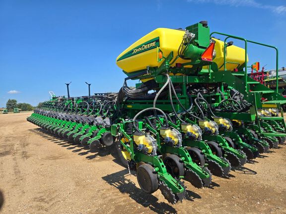 2013 John Deere DB88 Planter