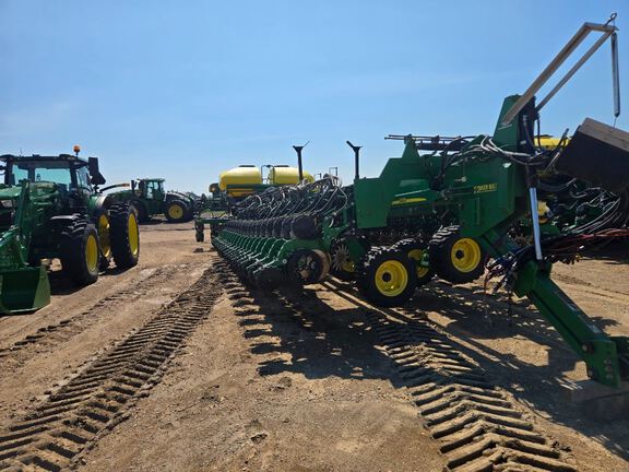 2013 John Deere DB88 Planter