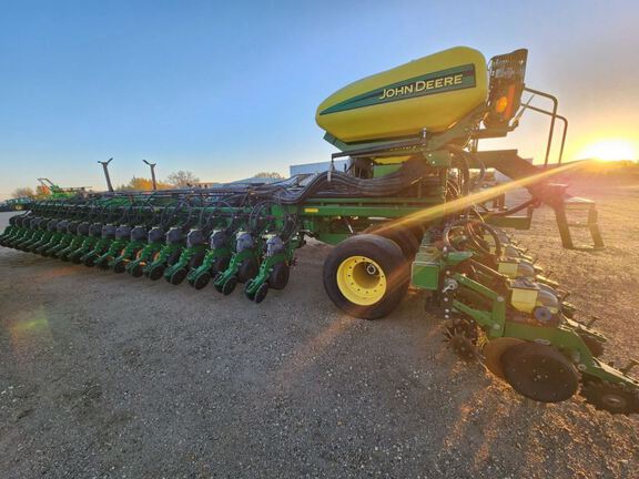 2013 John Deere DB88 Planter