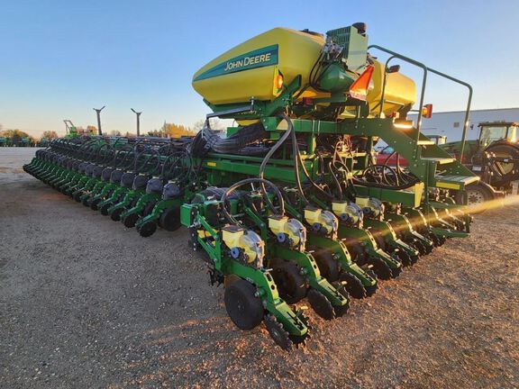2013 John Deere DB88 Planter