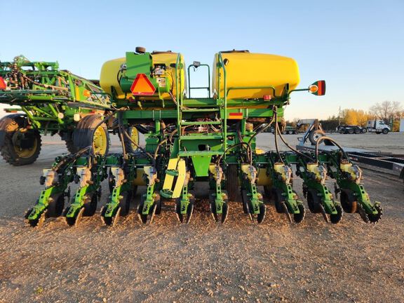 2013 John Deere DB88 Planter