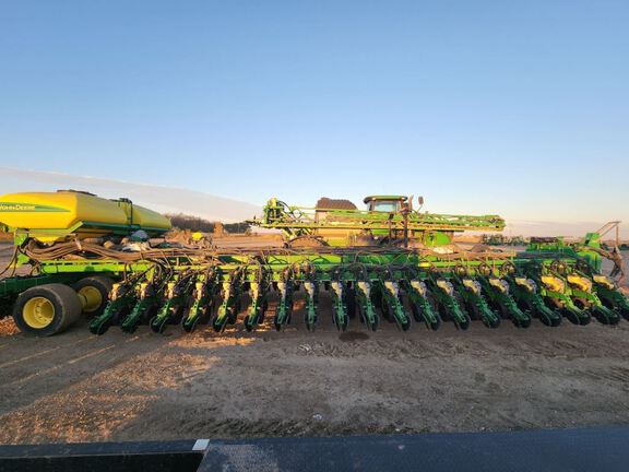 2013 John Deere DB88 Planter