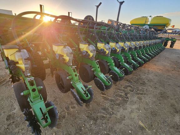 2013 John Deere DB88 Planter