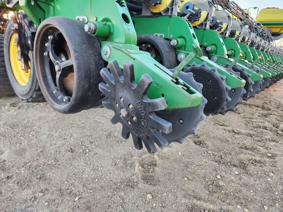 2013 John Deere DB88 Planter
