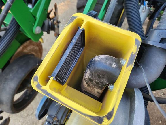 2013 John Deere DB88 Planter