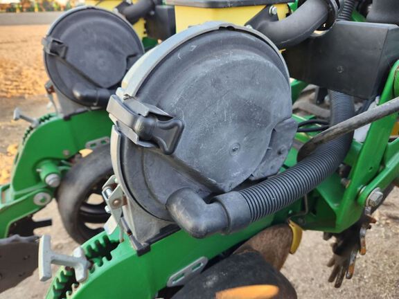 2013 John Deere DB88 Planter