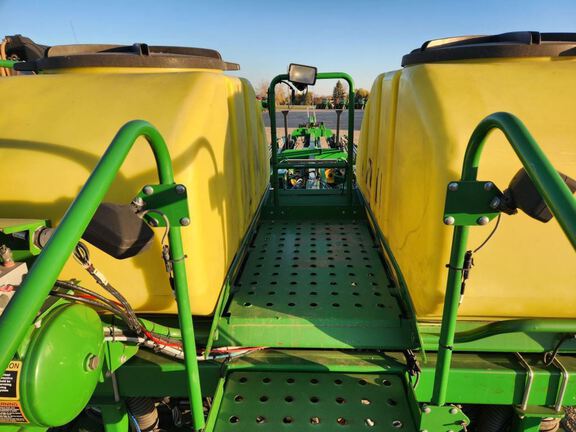 2013 John Deere DB88 Planter