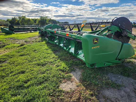 2013 John Deere 640FD Header Combine