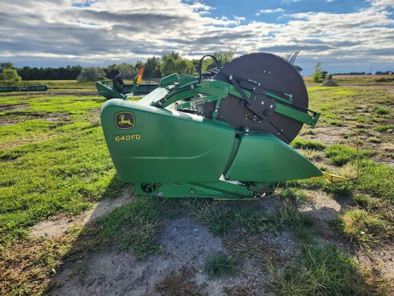 2013 John Deere 640FD Header Combine