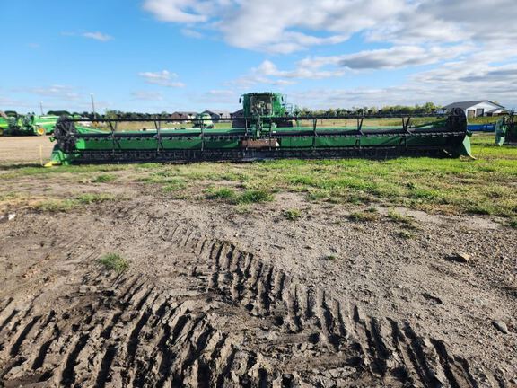 2013 John Deere 640FD Header Combine