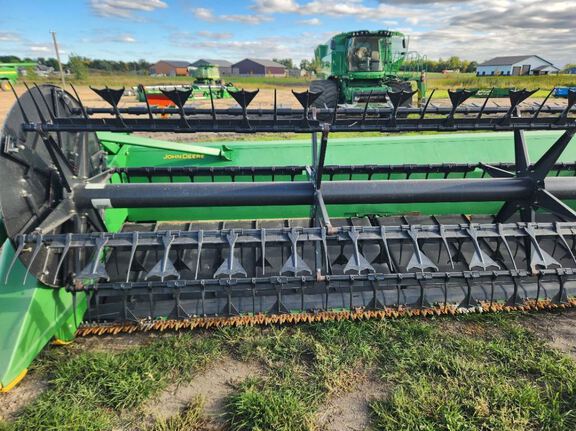 2013 John Deere 640FD Header Combine