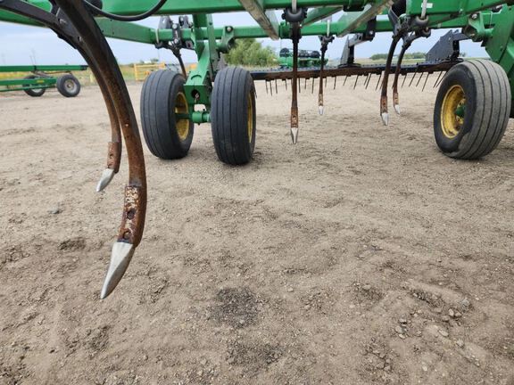 2014 John Deere 2410 Chisel Plow