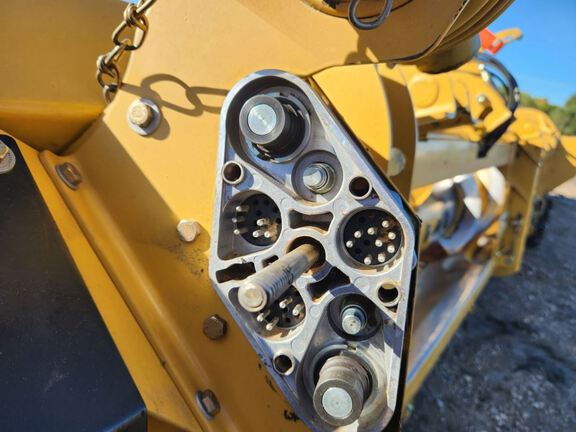 2013 CLAAS MAXFLEX 1200 Header Combine