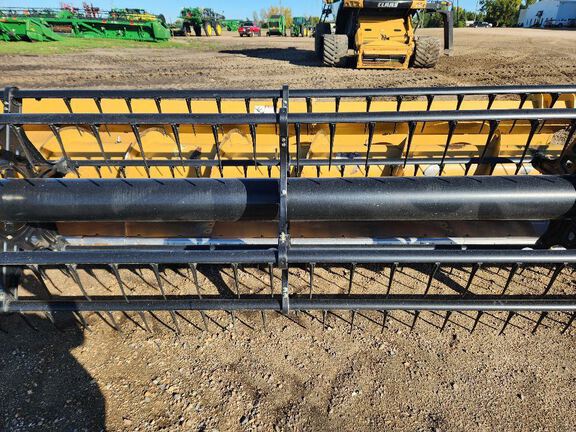 2013 CLAAS MAXFLEX 1200 Header Combine