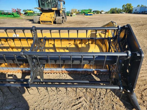 2013 CLAAS MAXFLEX 1200 Header Combine