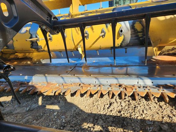 2013 CLAAS MAXFLEX 1200 Header Combine