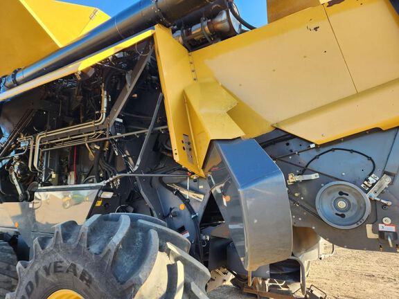 2013 CLAAS 760 Combine