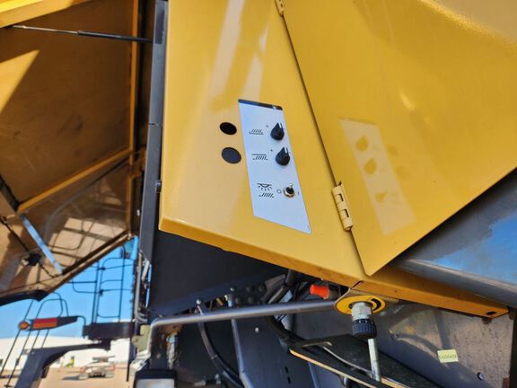 2013 CLAAS 760 Combine