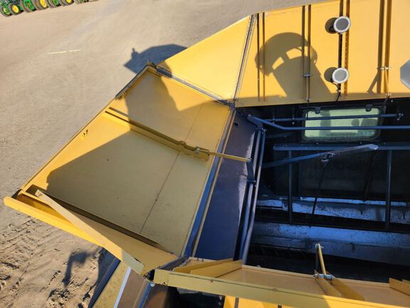 2013 CLAAS 760 Combine