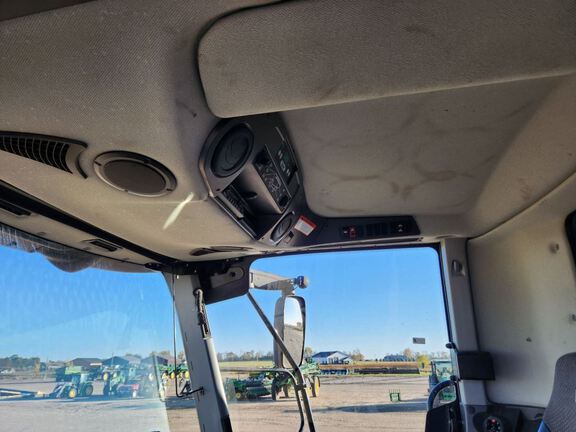 2013 CLAAS 760 Combine