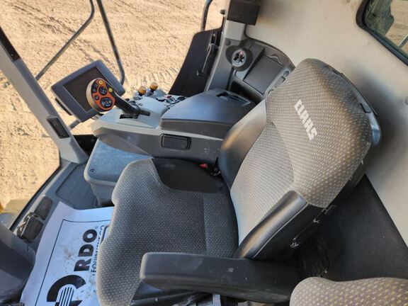 2013 CLAAS 760 Combine