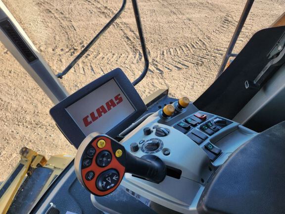 2013 CLAAS 760 Combine